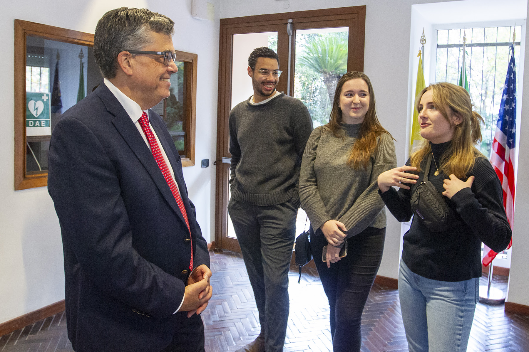 President Kilpatrick talks to students at CUA's Rome campus